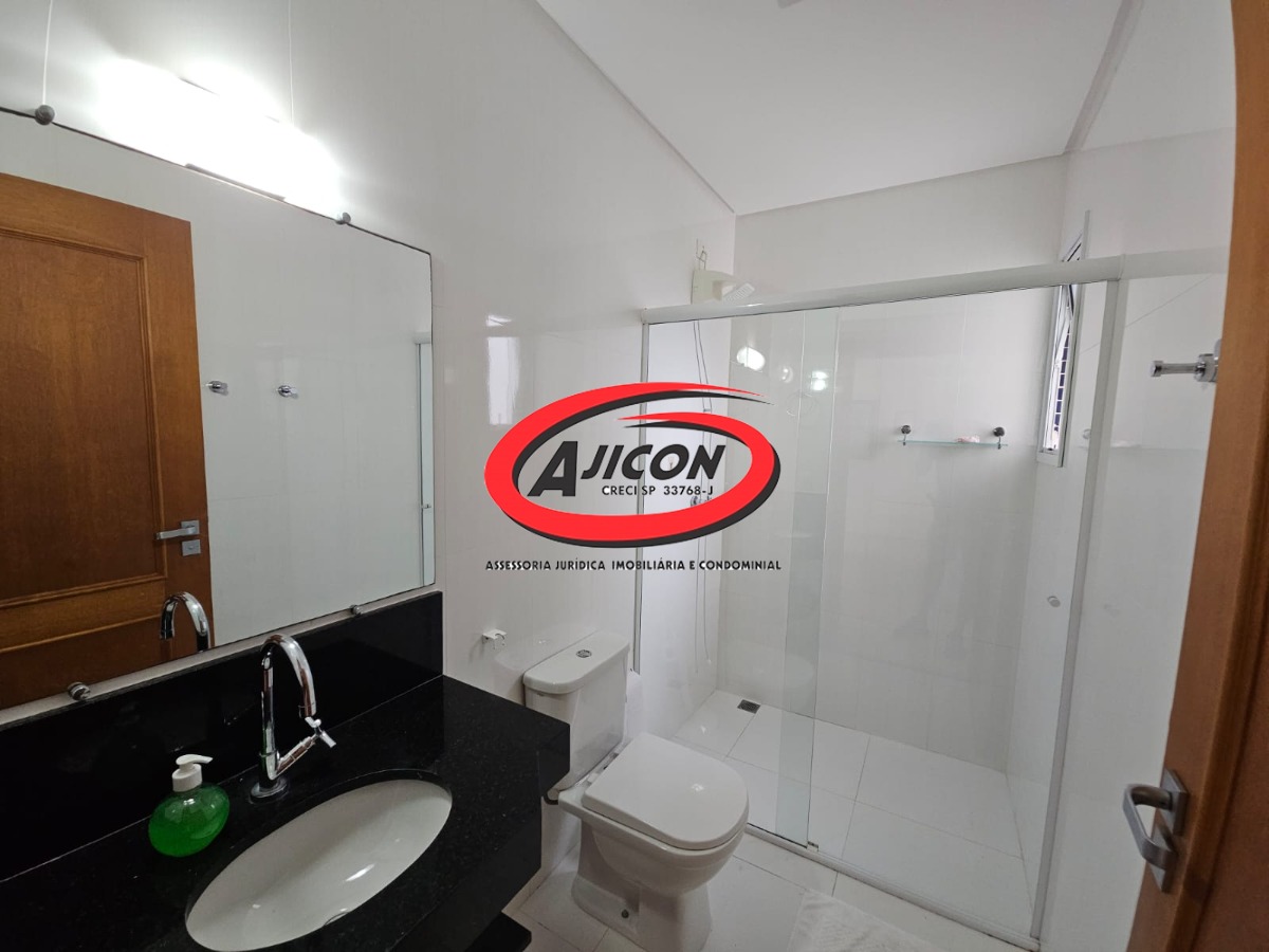 Apartamento Mobiliado com Sacada Gourmet na Praia das Toninhas, em Ubatuba/SP