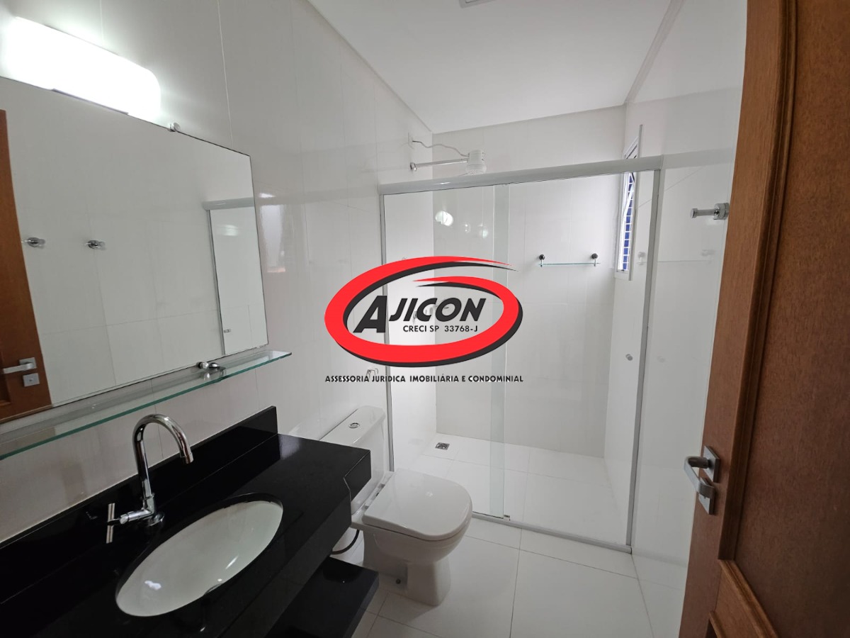 Apartamento Mobiliado com Sacada Gourmet na Praia das Toninhas, em Ubatuba/SP