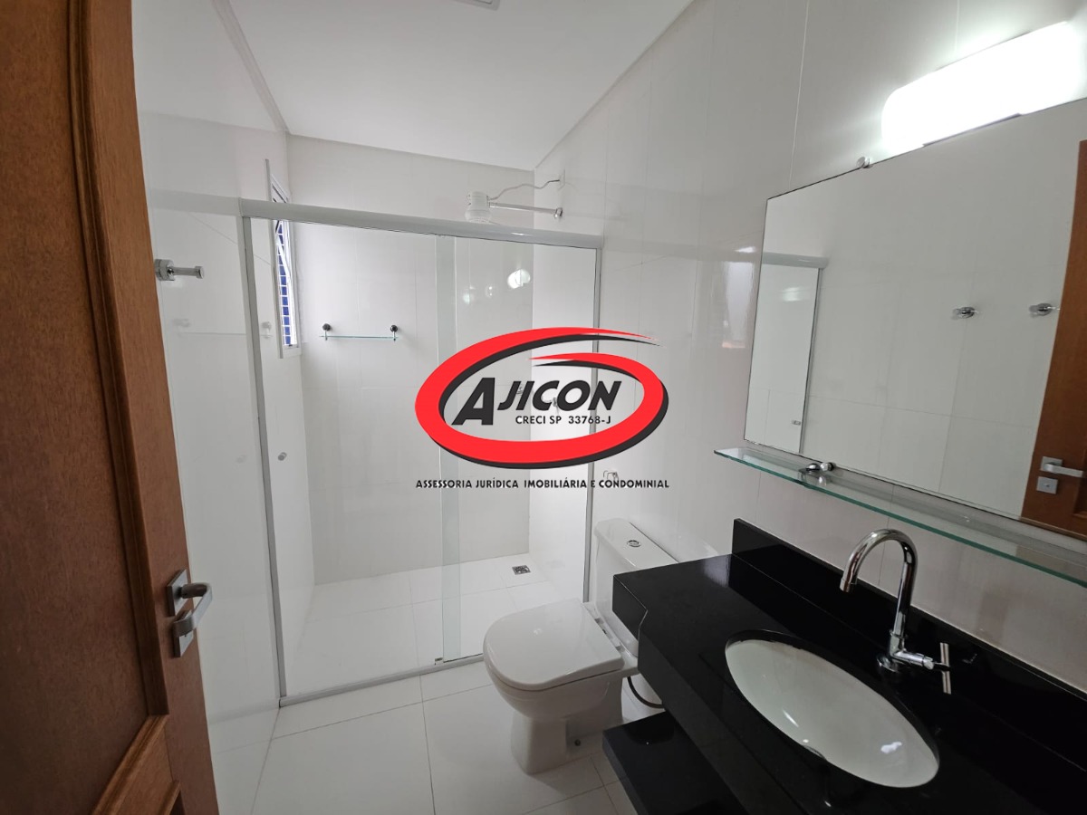 Apartamento Mobiliado com Sacada Gourmet na Praia das Toninhas, em Ubatuba/SP