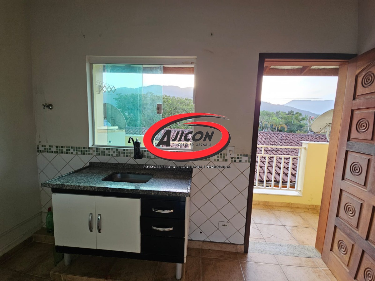 Quitinete a Poucos Metros da Orla da Praia do Perequê-Açú, em Ubatuba/SP