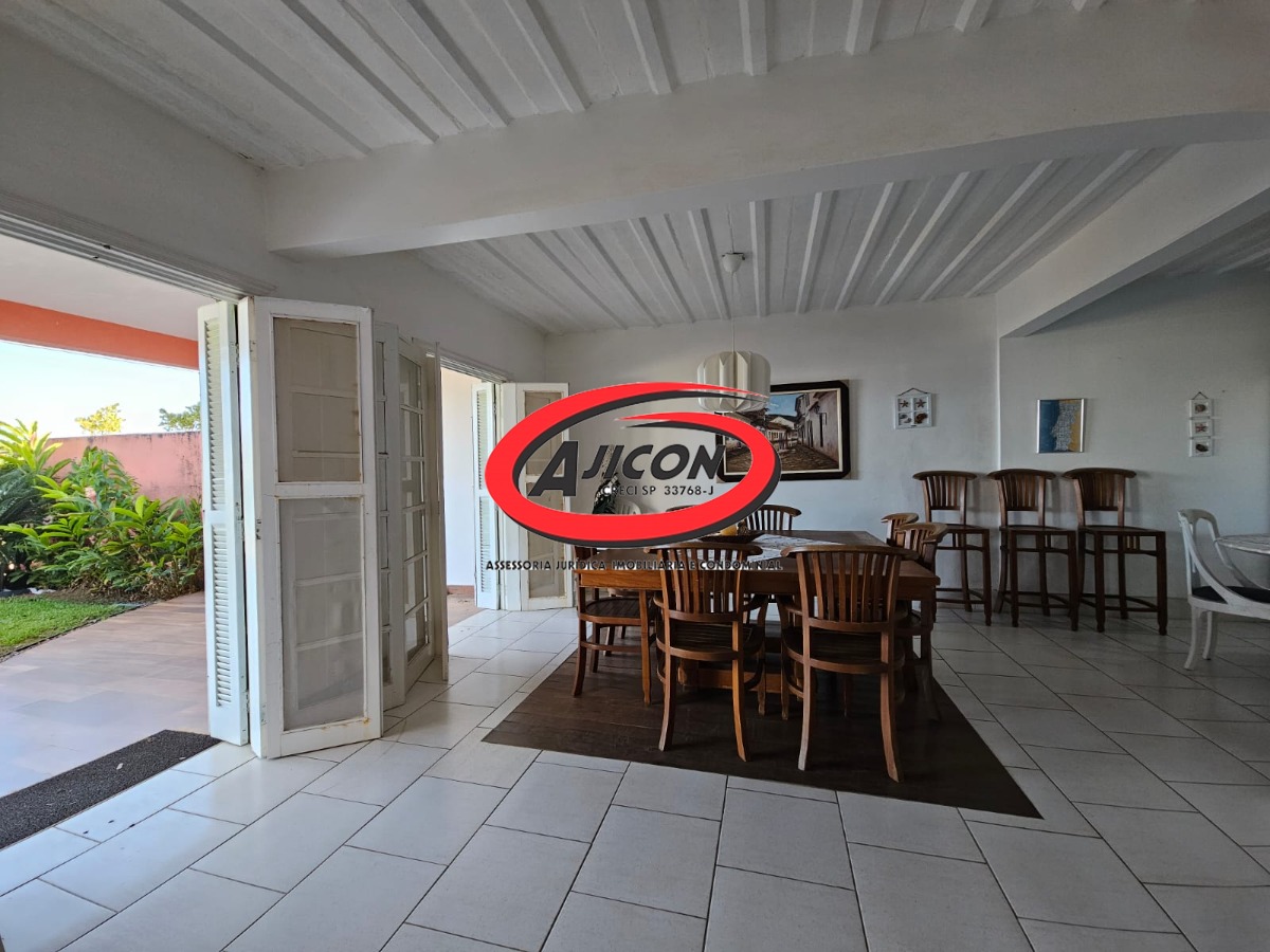 Casa Pé na Areia com 05 Suítes + Edícula e Área Gourmet no Bairro Lagoinha, em Ubatuba/SP