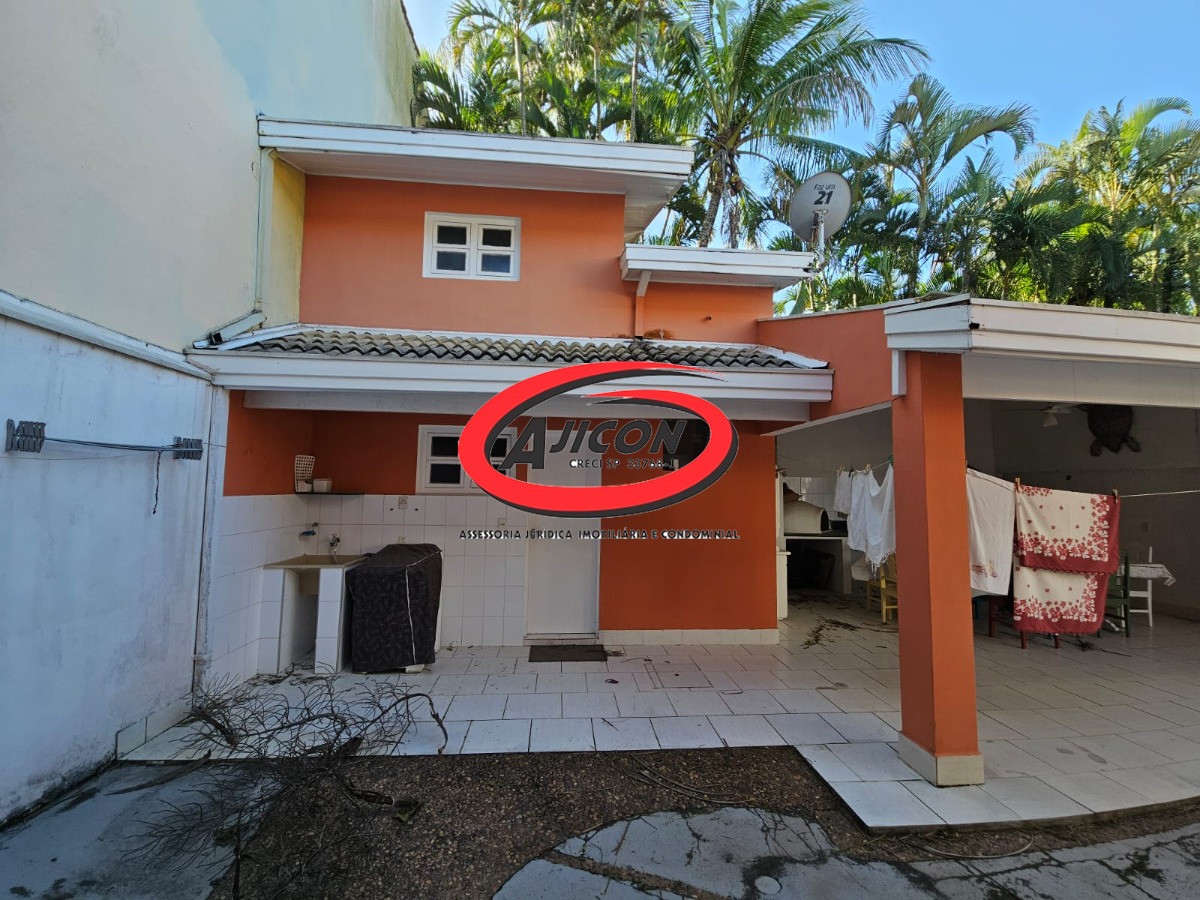 Casa Pé na Areia com 05 Suítes + Edícula e Área Gourmet no Bairro Lagoinha, em Ubatuba/SP