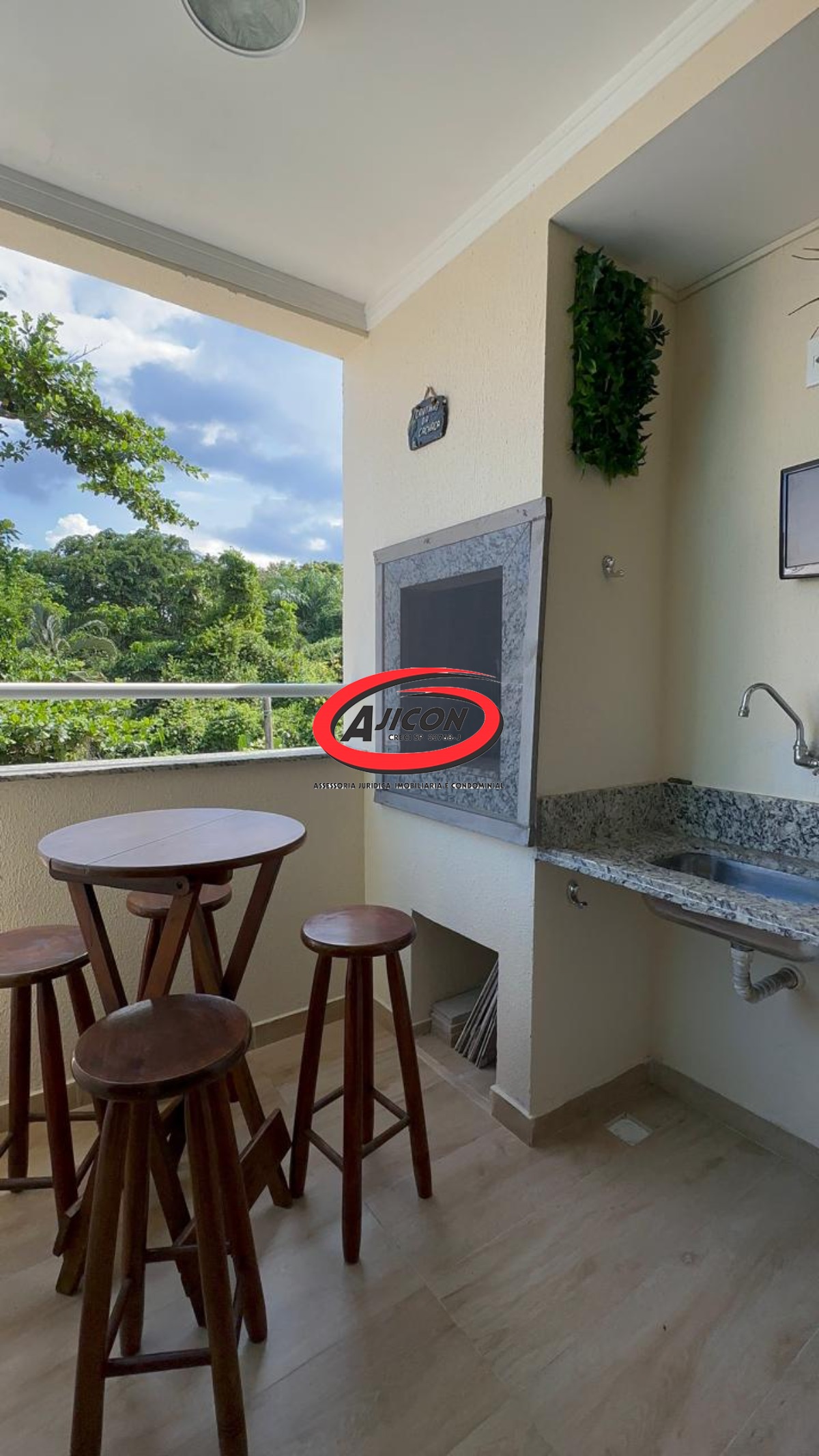Apartamento Mobiliado com 02 Dormitórios + Varanda Gourmet no Itaguá, em Ubatuba/SP