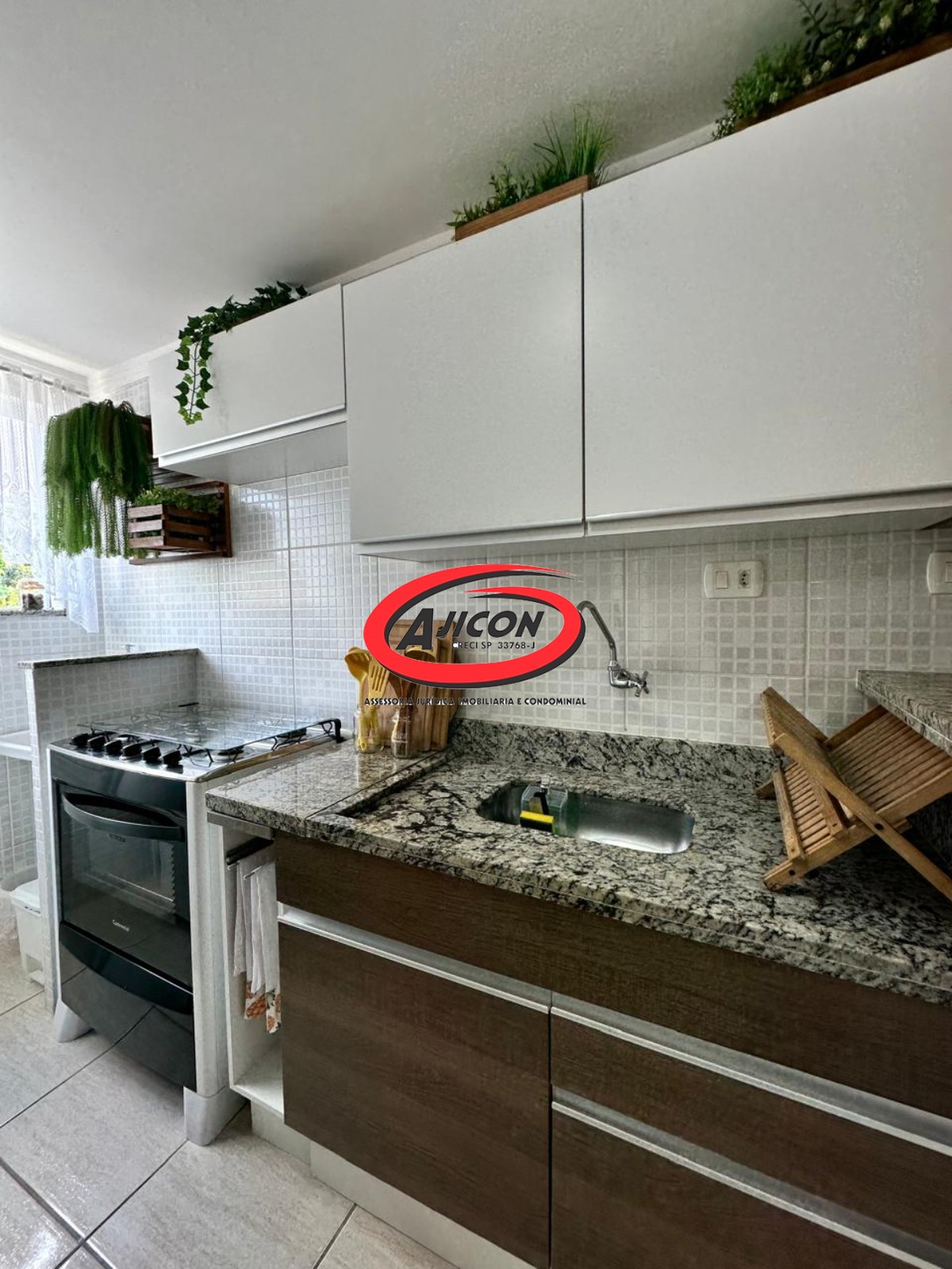 Apartamento Mobiliado com 02 Dormitórios + Varanda Gourmet no Itaguá, em Ubatuba/SP