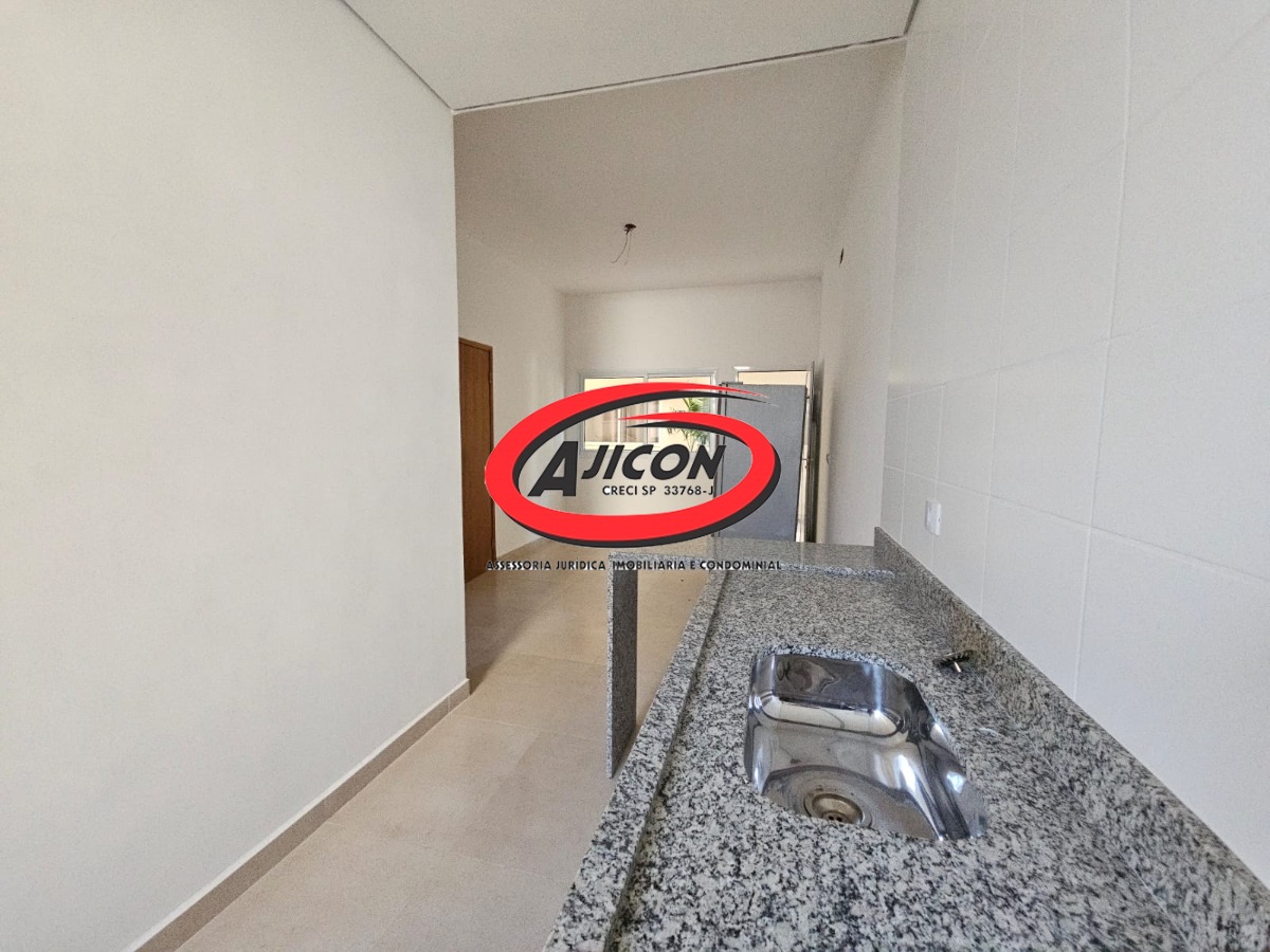 Apartamentos de 1 e 2 Dormitórios em Condomínio com Elevador e Piscina na Maranduba, em Ubatuba/SP