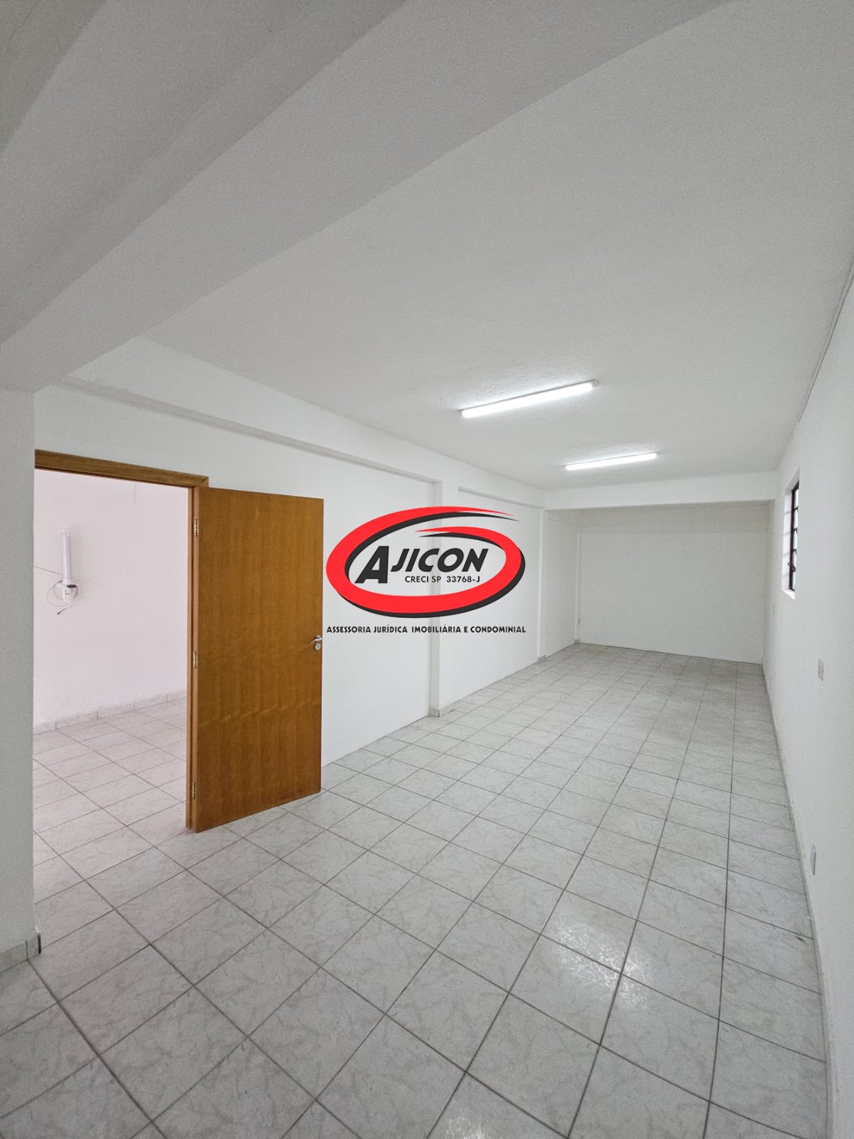 Ponto Comercial para Locação Definitiva no Centro de Ubatuba/SP