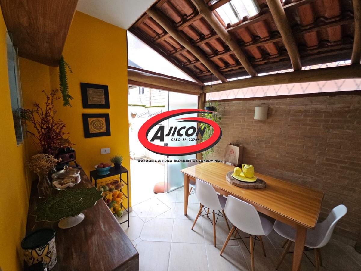 Apartamento Térreo com 2 Dormitórios, Sendo 1 Suíte, no Centro de Ubatuba/SP