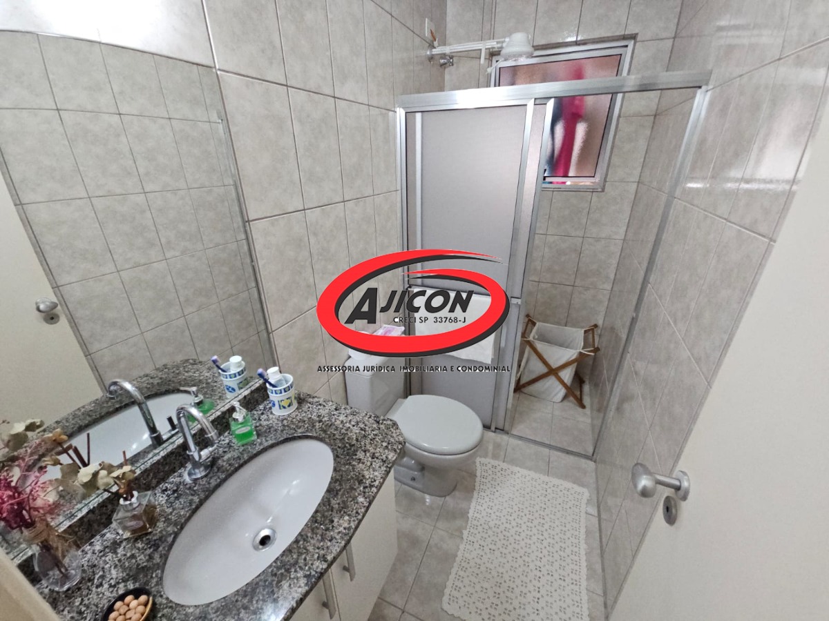 Apartamento Térreo com 2 Dormitórios, Sendo 1 Suíte, no Centro de Ubatuba/SP