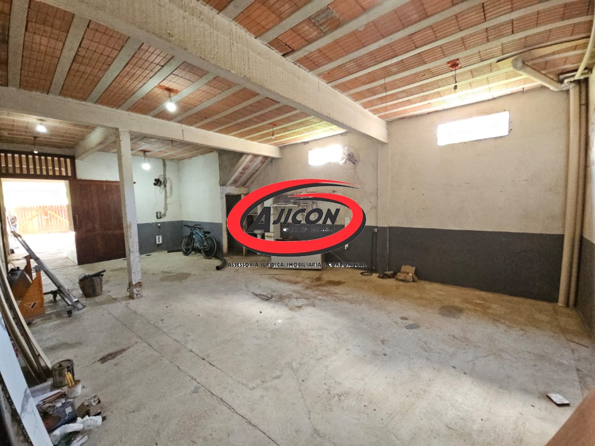 Casa c/ 02 Dormitórios, Sendo 1 Suíte + Galpão Embaixo no Bairro Taquaral, em Ubatuba/SP