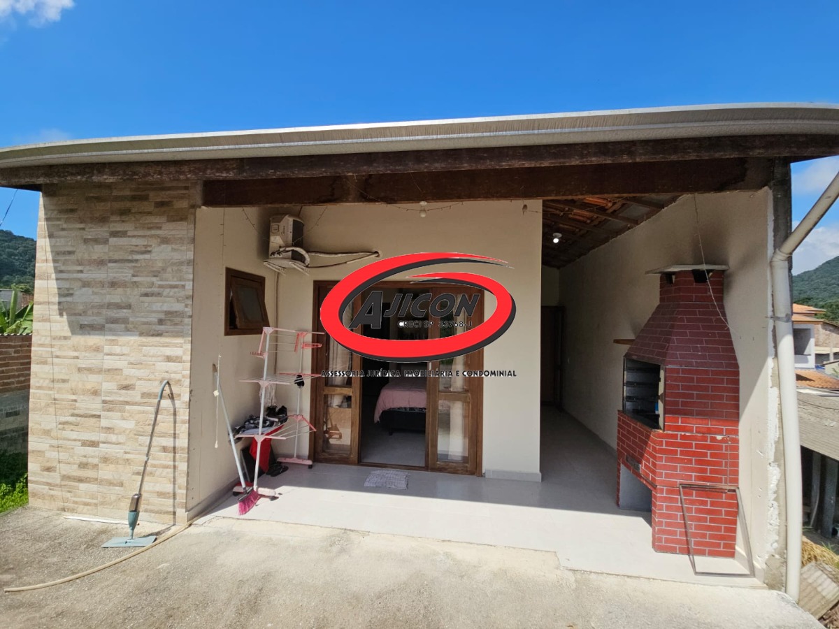 Casa c/ 02 Dormitórios, Sendo 1 Suíte + Galpão Embaixo no Bairro Taquaral, em Ubatuba/SP
