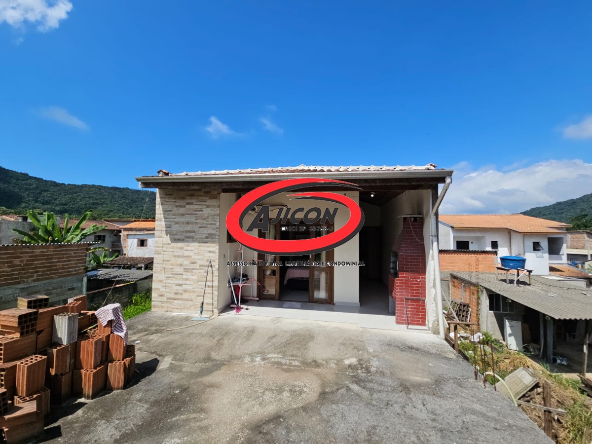 Casa c/ 02 Dormitórios, Sendo 1 Suíte + Galpão Embaixo no Bairro Taquaral, em Ubatuba/SP