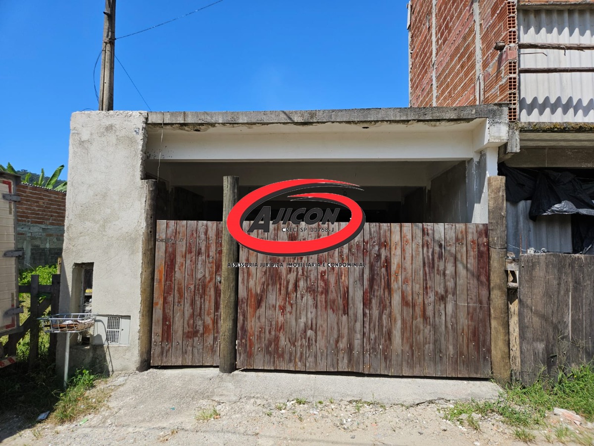 Casa c/ 02 Dormitórios, Sendo 1 Suíte + Galpão Embaixo no Bairro Taquaral, em Ubatuba/SP