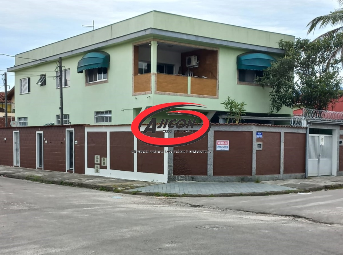 Casa Piso Superior + Quitinetes no Térreo à Venda no Bairro Silop, em Ubatuba/SP