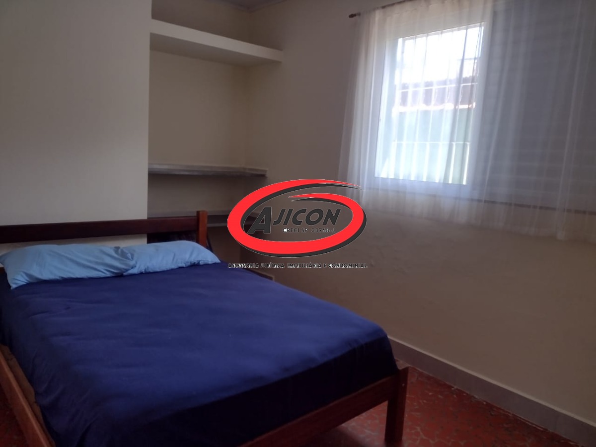 Casa Térrea com 3 Dormitórios e Área Gourmet no Bairro Sumaré em Caraguatatuba