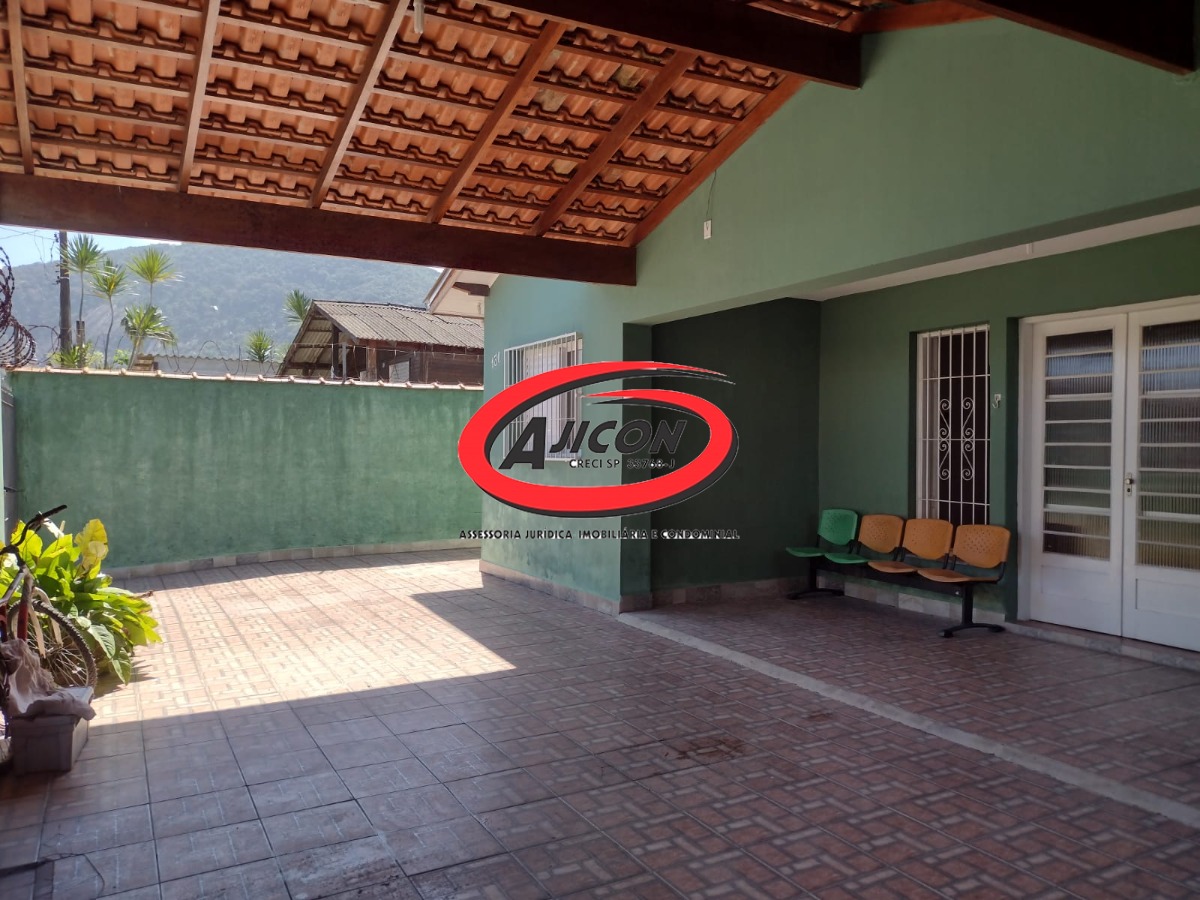 Casa Térrea com 3 Dormitórios e Área Gourmet no Bairro Sumaré em Caraguatatuba