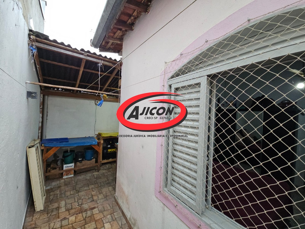 Casa de 02 Dormitórios e Ótima Localização no Centro de Ubatuba/SP
