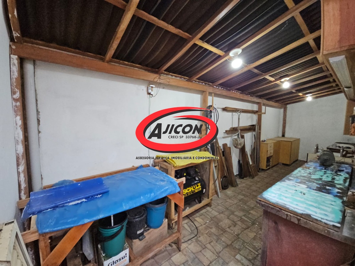 Casa de 02 Dormitórios e Ótima Localização no Centro de Ubatuba/SP