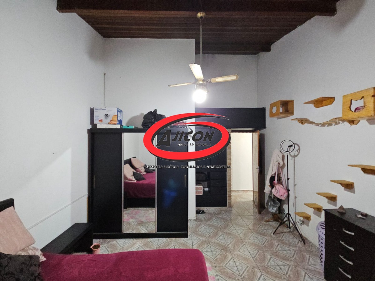 Casa de 02 Dormitórios e Ótima Localização no Centro de Ubatuba/SP
