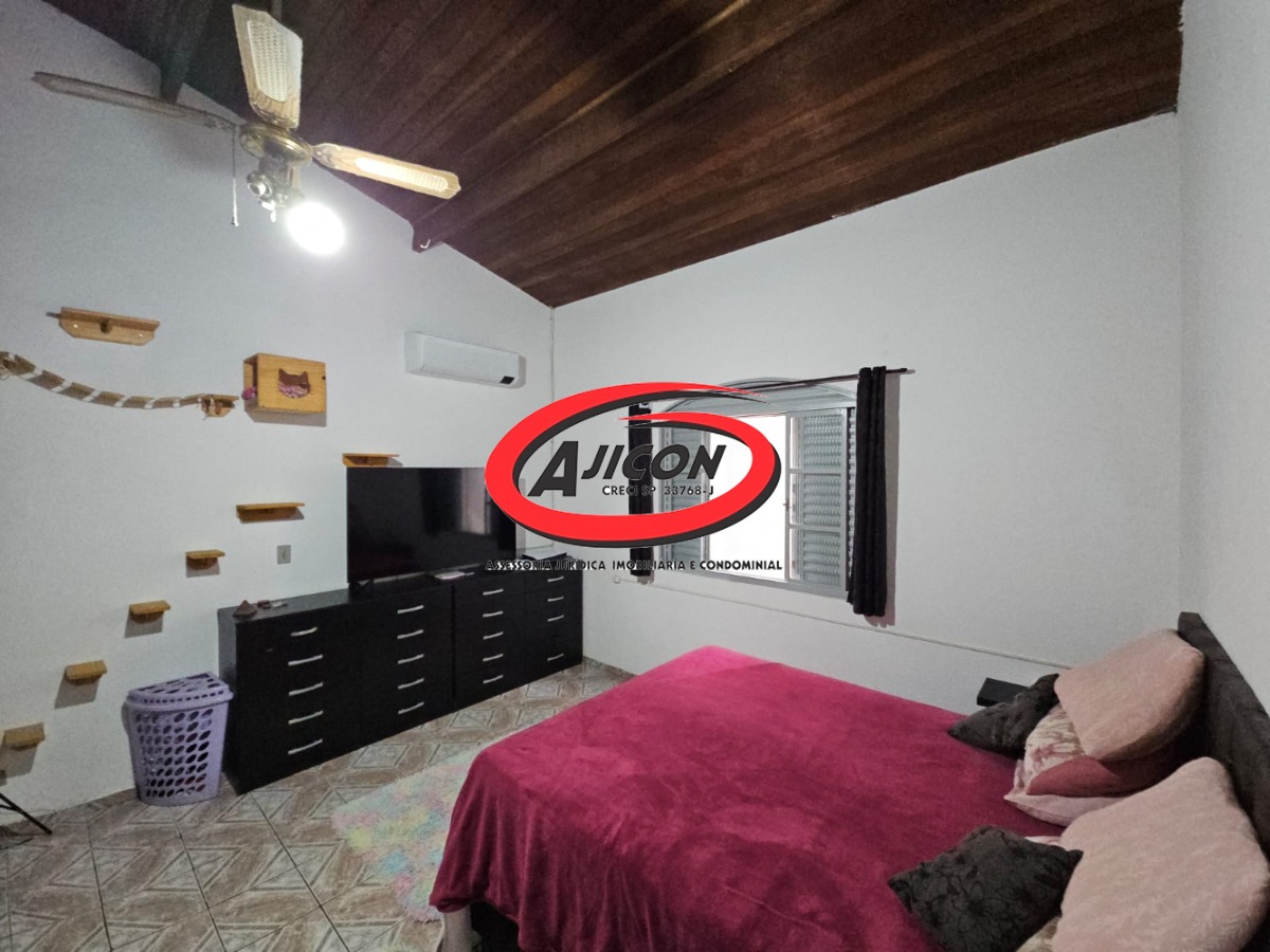 Casa de 02 Dormitórios e Ótima Localização no Centro de Ubatuba/SP