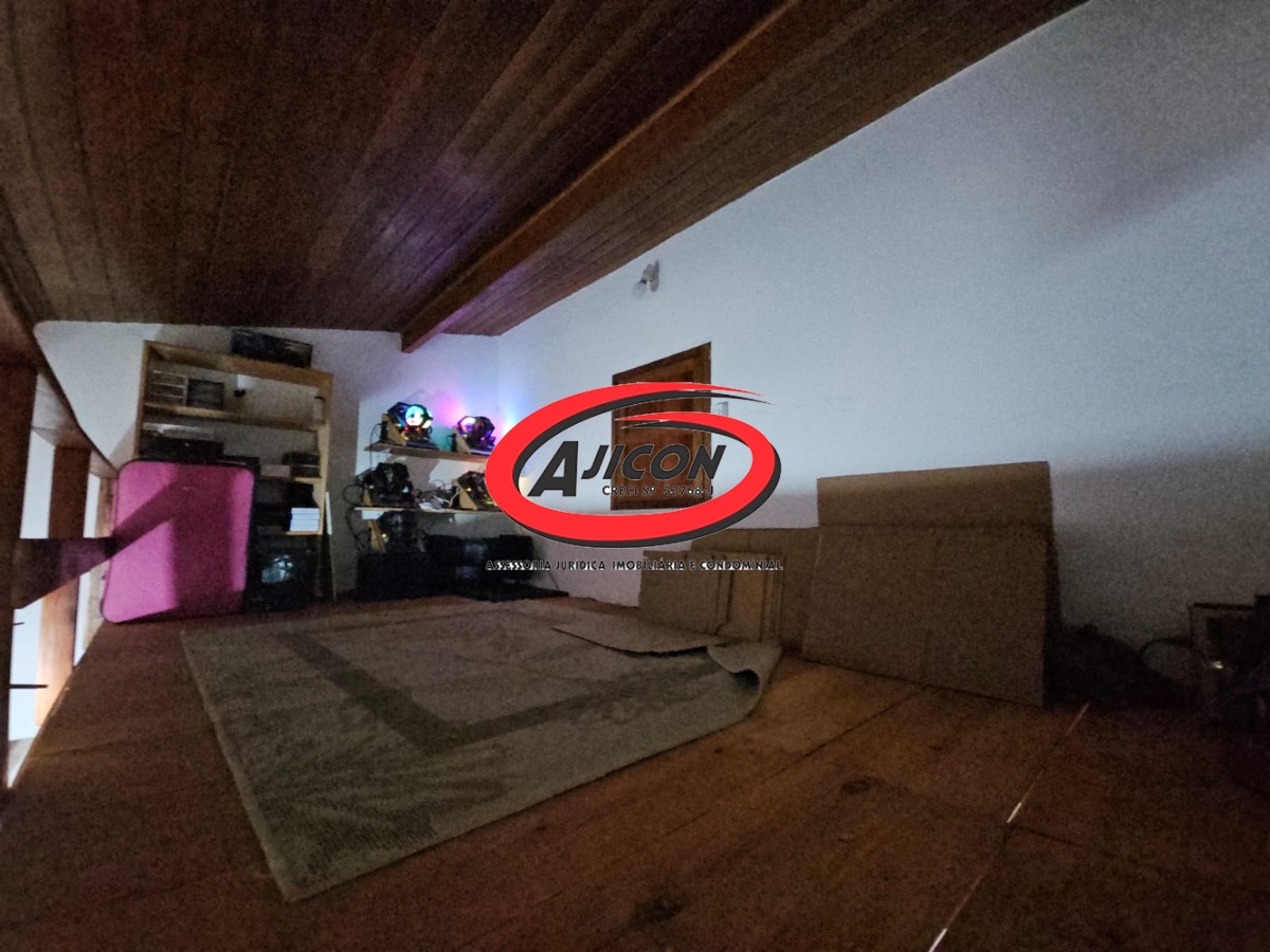 Casa de 02 Dormitórios e Ótima Localização no Centro de Ubatuba/SP