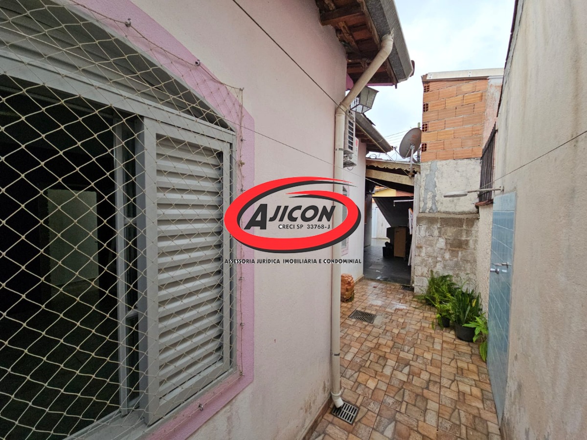 Casa de 02 Dormitórios e Ótima Localização no Centro de Ubatuba/SP