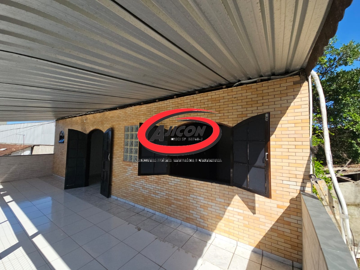 Sobrado com 2 Dormitórios e Área Gourmet para Locação Definitiva no Centro de Ubatuba/SP