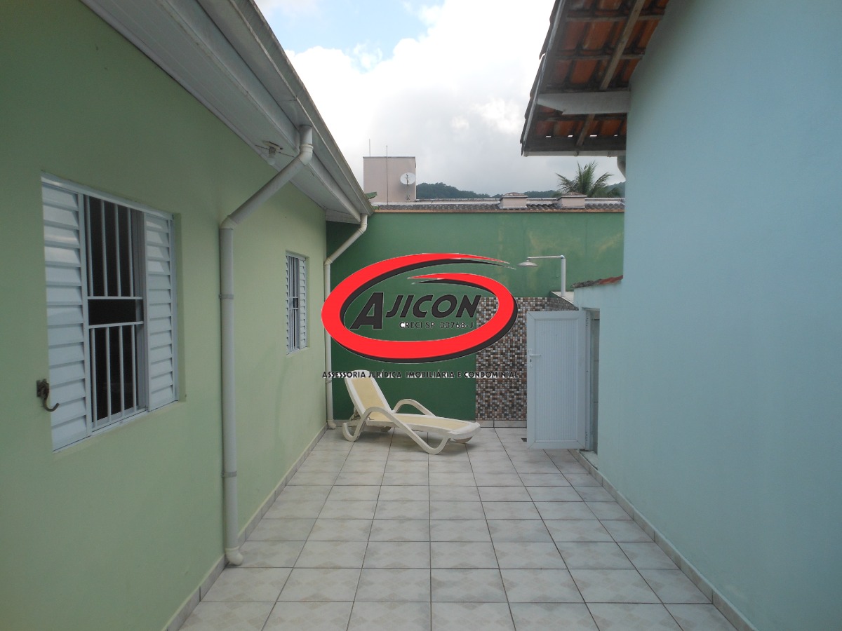 Casa Térrea c/ 03 Dormitórios + Edícula no Bairro Jardim Carolina