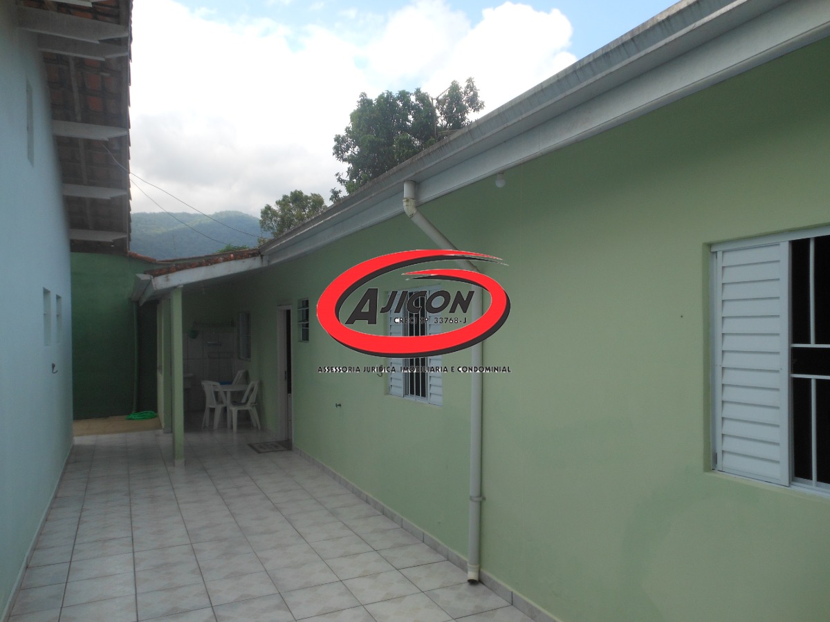 Casa Térrea c/ 03 Dormitórios + Edícula no Bairro Jardim Carolina