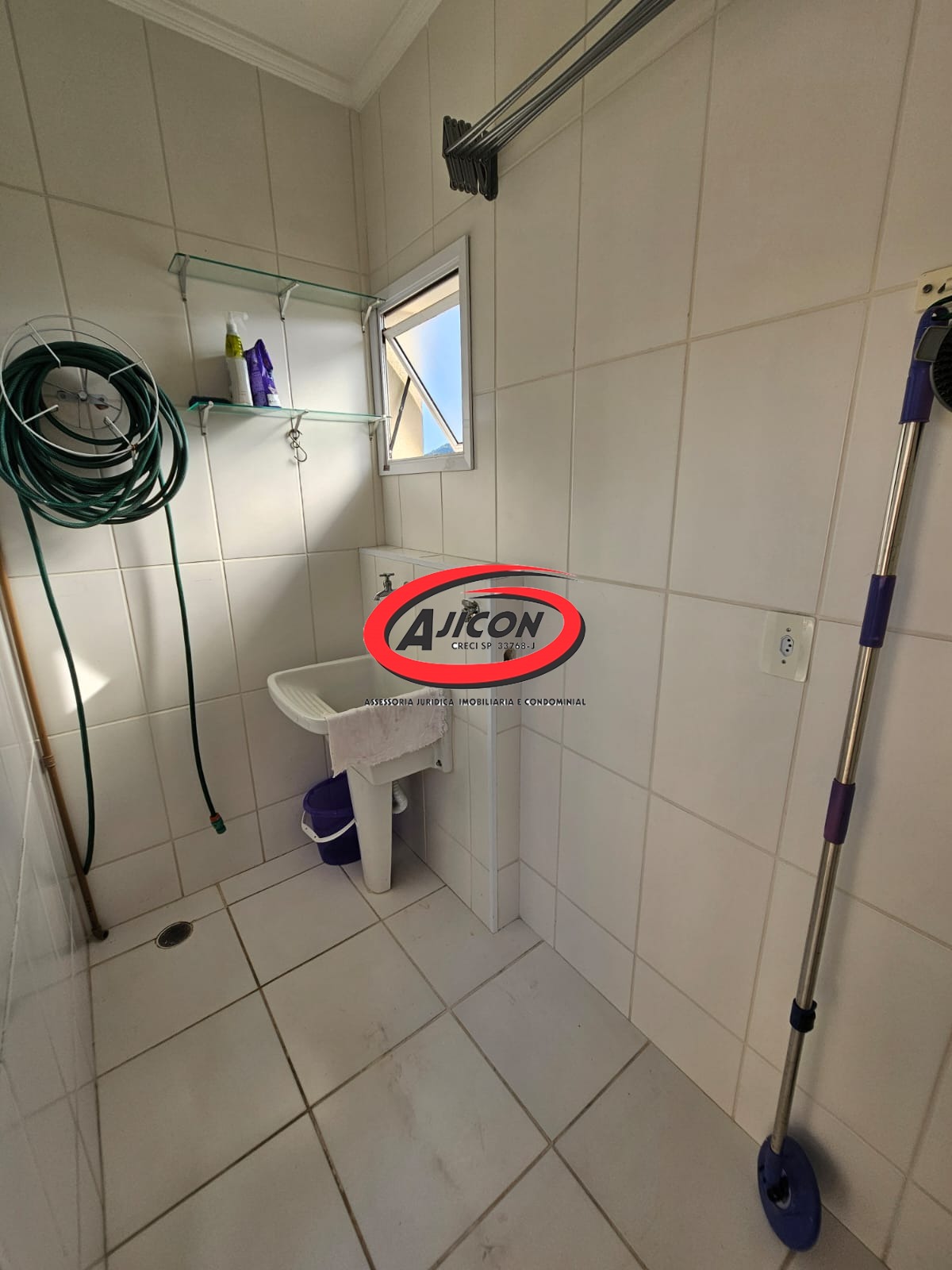Cobertura Duplex com 03 Suítes e Solário c/ Churrasqueira no Bairro Itaguá em Ubatuba/SP