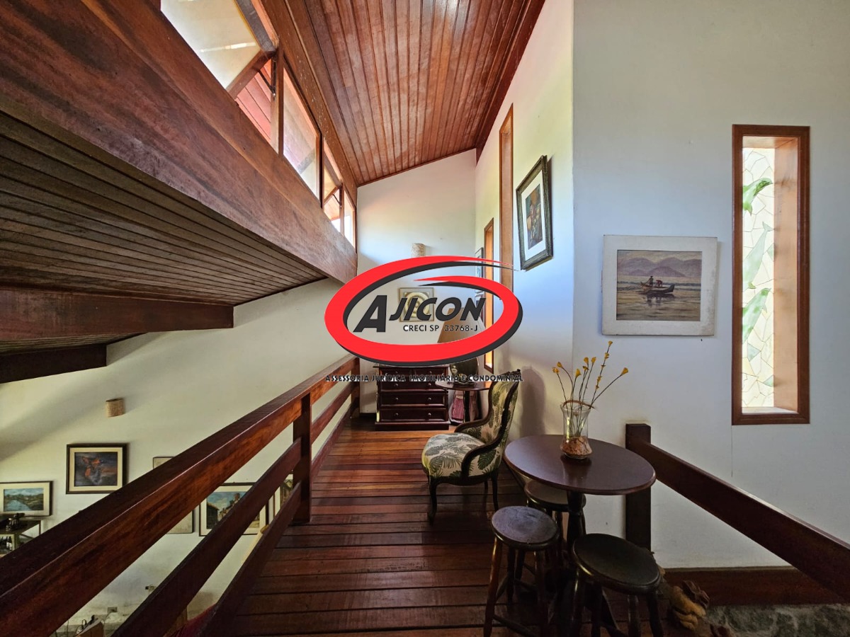Casa com 03 Suítes + Edícula Próxima ao Projeto Tamar no Itaguá em Ubatuba/SP