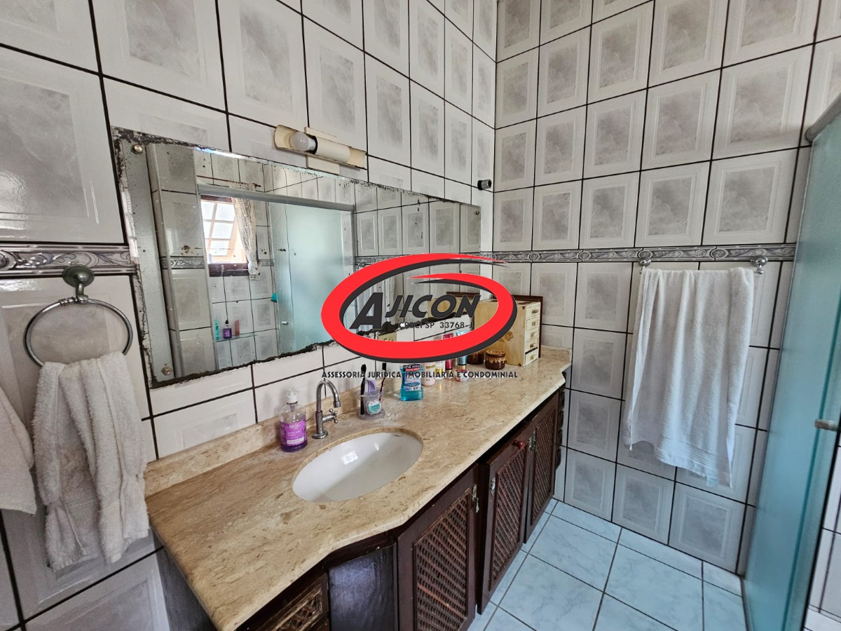 Casa com 03 Suítes + Edícula Próxima ao Projeto Tamar no Itaguá em Ubatuba/SP
