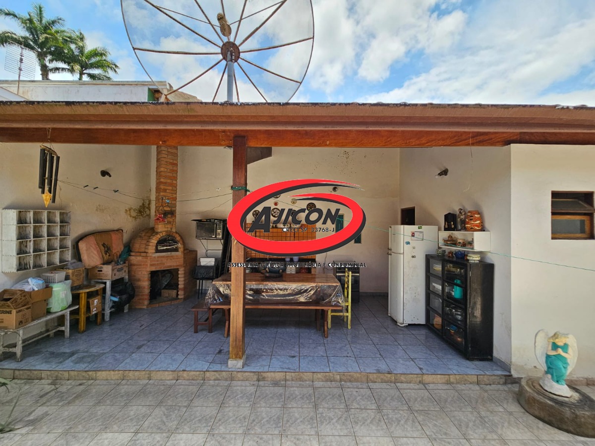Casa com 03 Suítes + Edícula Próxima ao Projeto Tamar no Itaguá em Ubatuba/SP