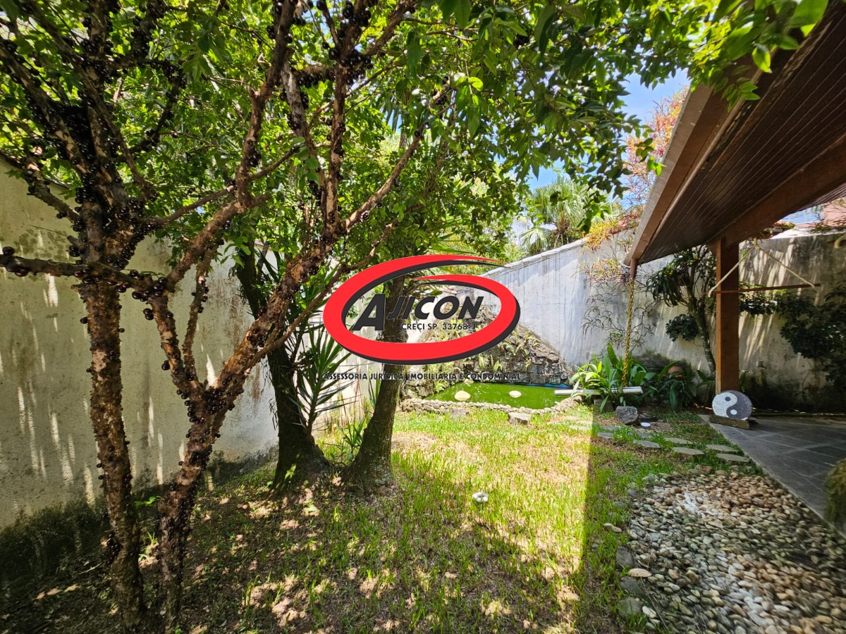 Casa com 03 Suítes + Edícula Próxima ao Projeto Tamar no Itaguá em Ubatuba/SP