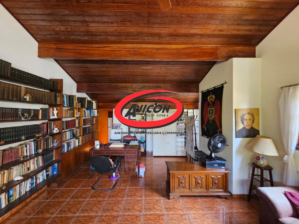Casa com 03 Suítes + Edícula Próxima ao Projeto Tamar no Itaguá em Ubatuba/SP