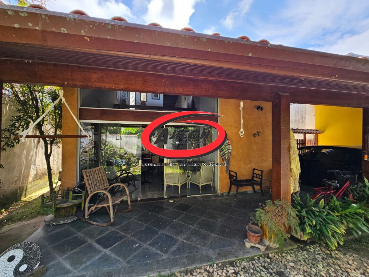 Casa com 03 Suítes + Edícula Próxima ao Projeto Tamar no Itaguá em Ubatuba/SP
