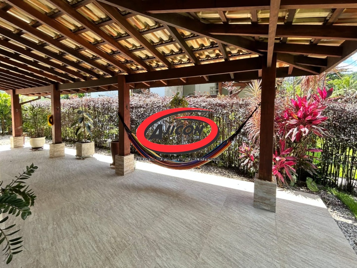 Casa com 03 Dormitórios, Mezanino e Piscina em Condomínio Fechado no Horto, em Ubatuba/SP